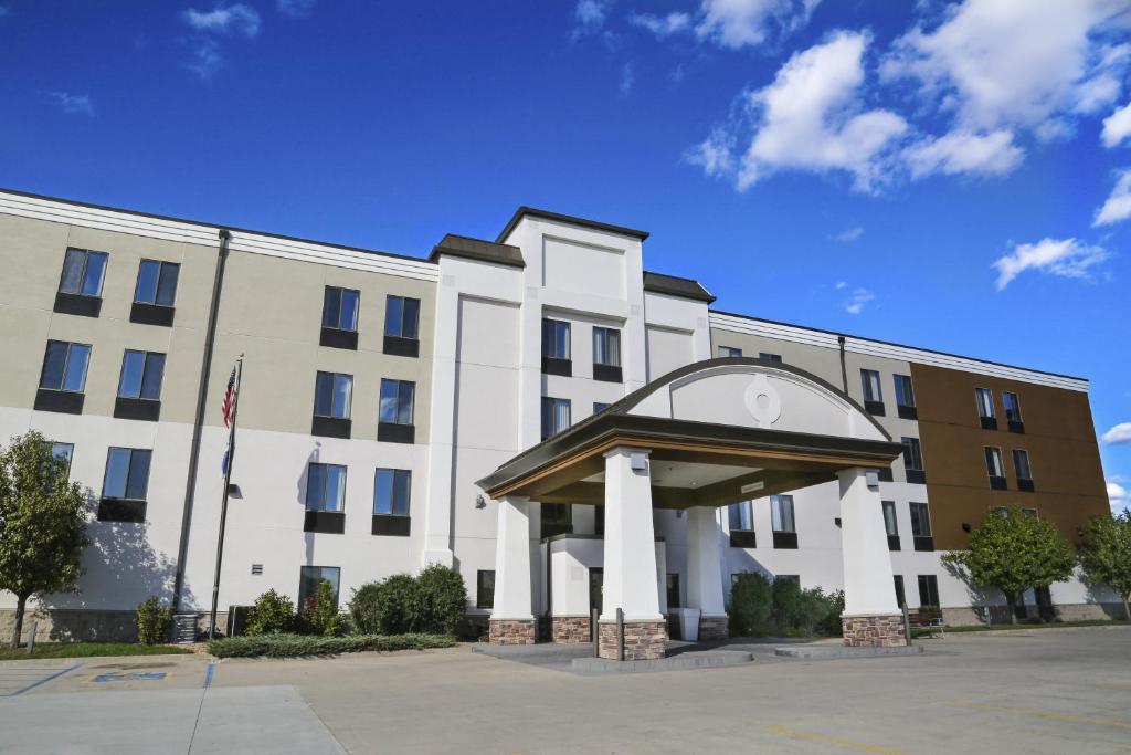 Holiday Inn Express Fargo - West Acres an IHG Hotel Main image 1